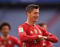 莱万多夫斯基赛事官方发布逆转新规，RNG争议不断！