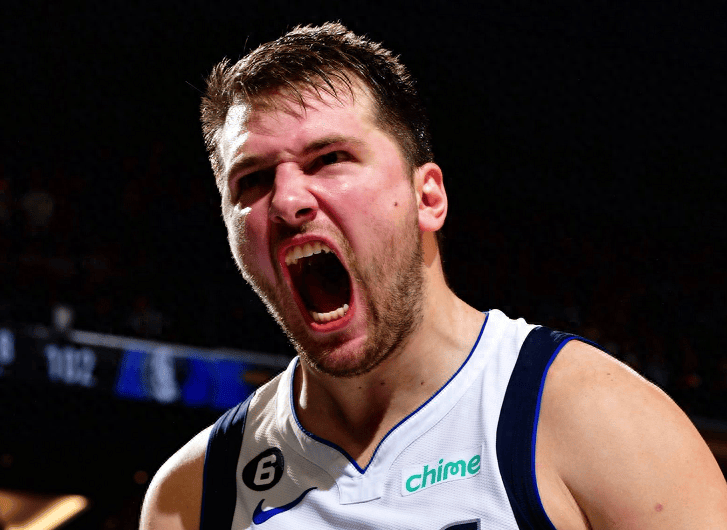 Uzi意外战胜独行侠，重返赛场引爆全场！